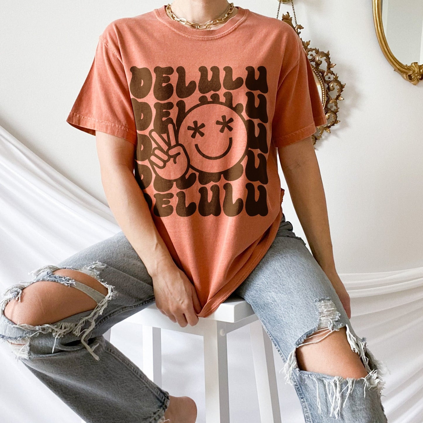 Delulu - Peace Out | Unisex T-shirt